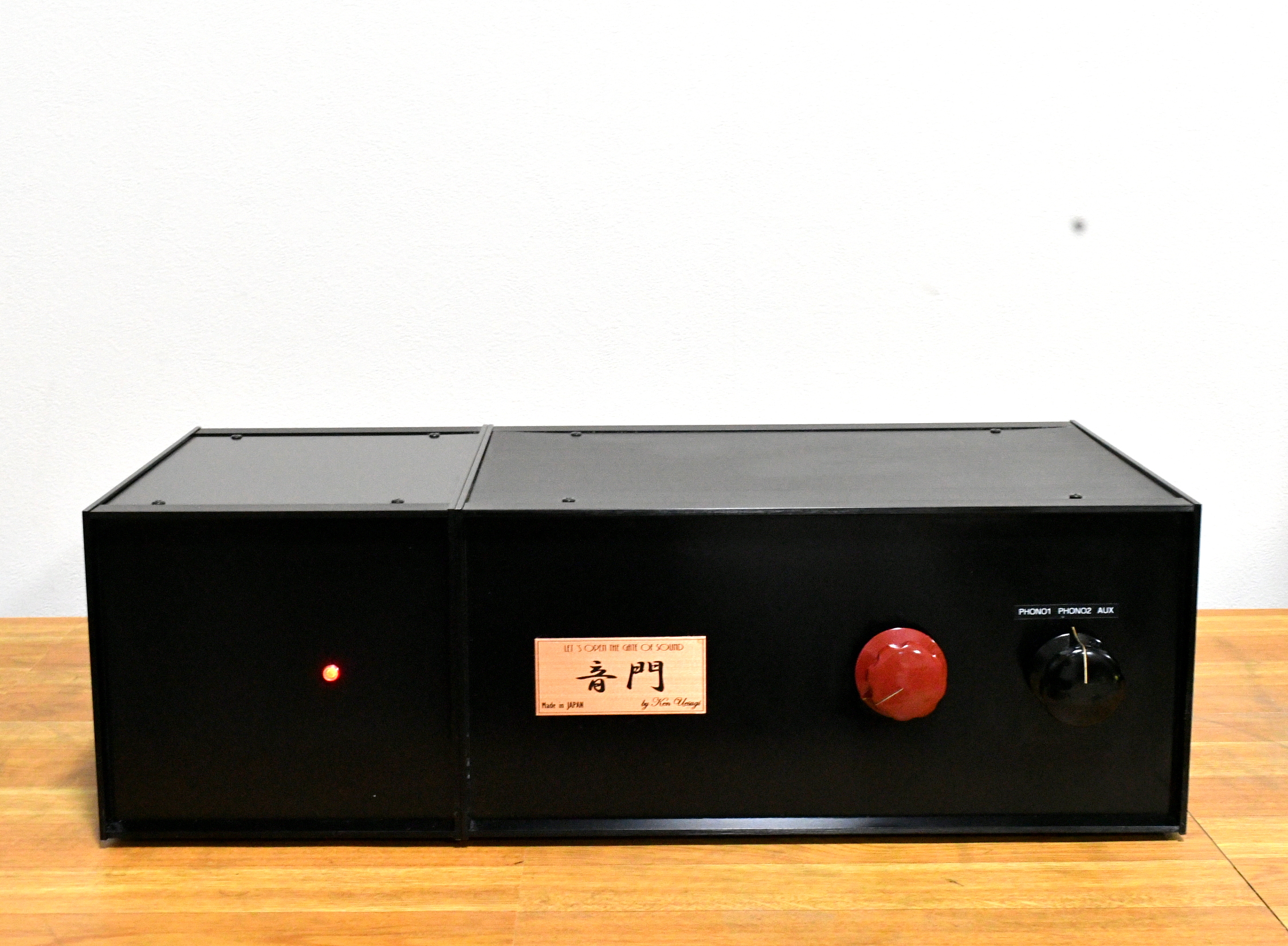 OTOMON LAB  LCR preamp with phono stage and line stage separated power supply
