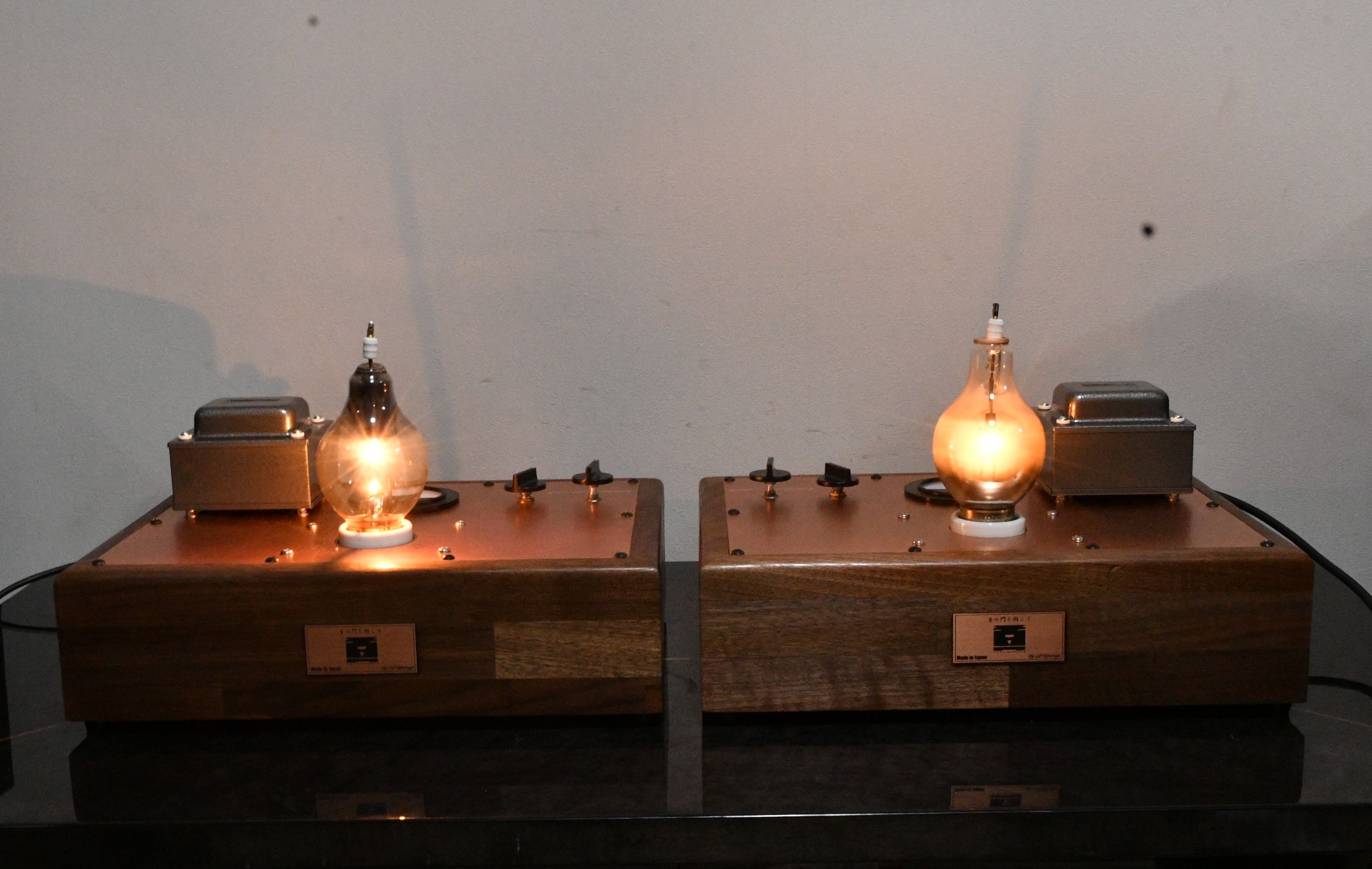 Power supply Western Electric horn system 's field coil speaker using Tungar Bulb